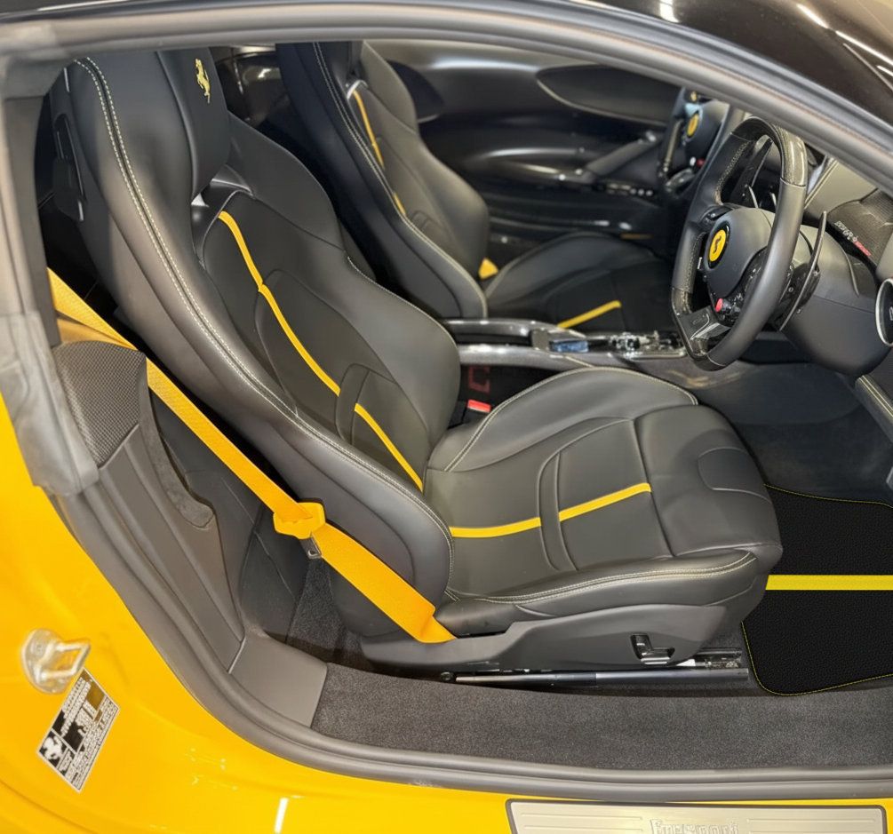 Fußmatten für Ferrari SF90 Stradale (2019-2024) aus Carbonfaser-Leder - AutoWin