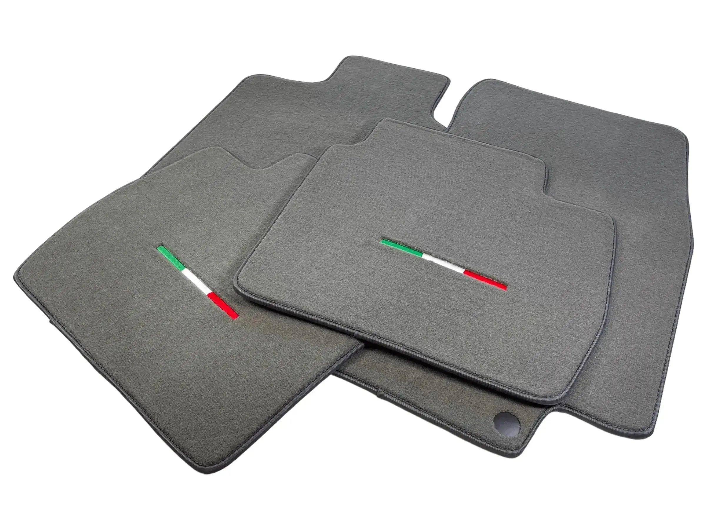 Gray Floor Mats For Maserati GranTurismo Sport (2012-2019) IT Edition - AutoWin