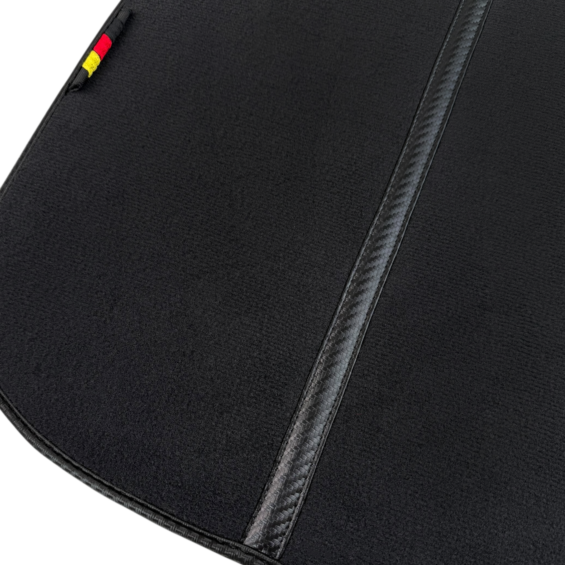 Braune Leder-Fußmatten im individuellen Design für die 4-türige Limousine BMW G20 (2019–2024) mit Viper Hex-Muster - AutoWin