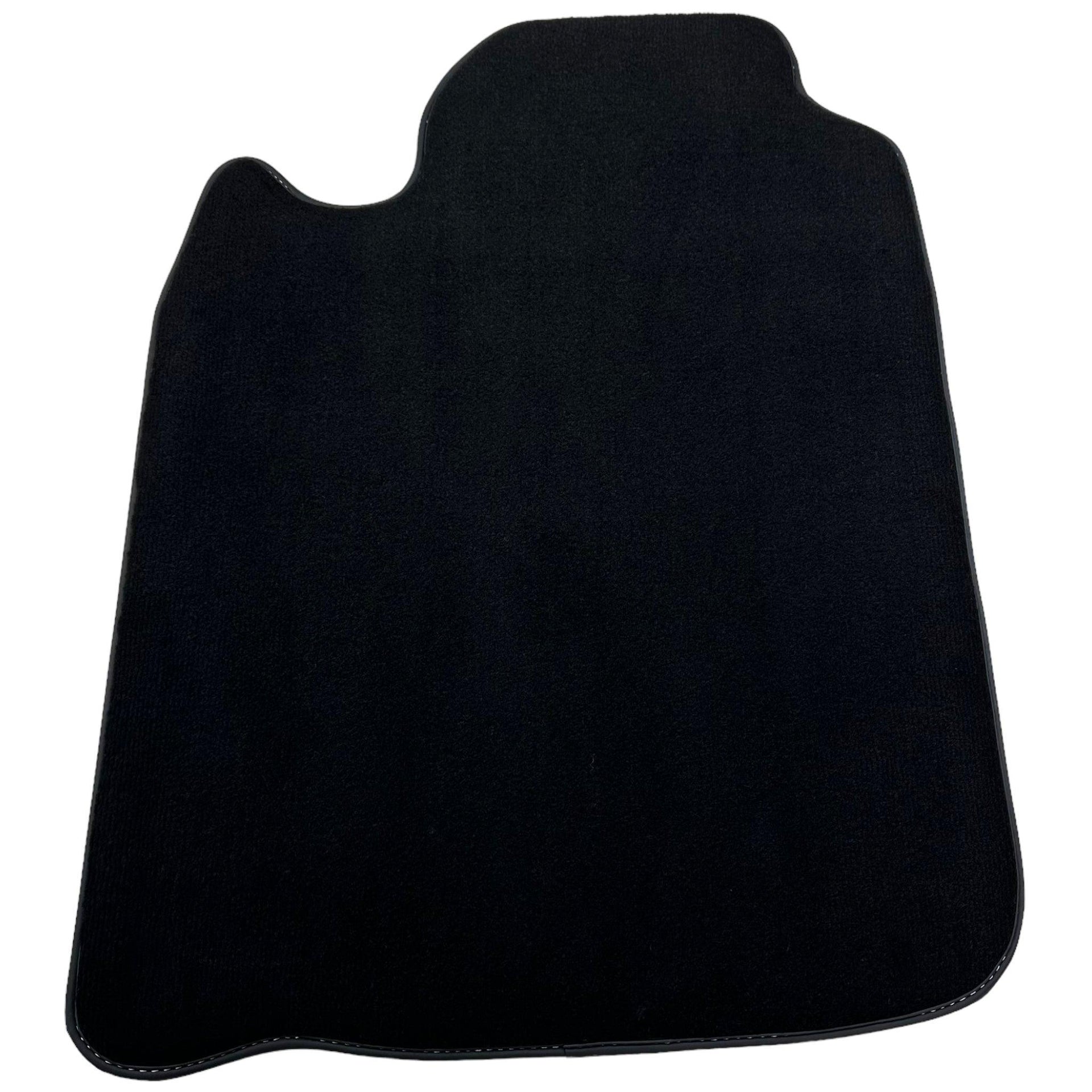 Black Floor Mats For Mitsubishi Pajero Sport (1996-2006) - AutoWin