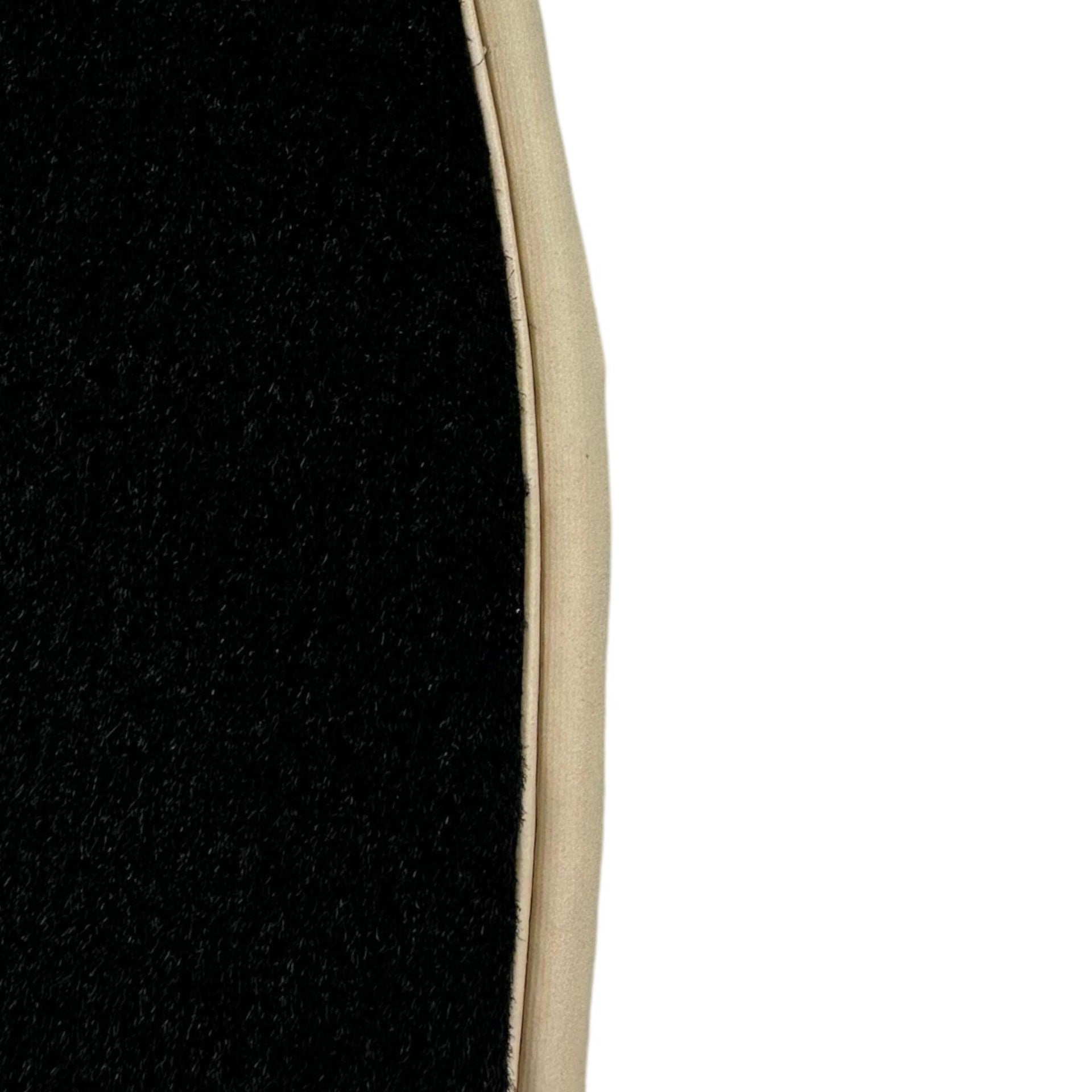 Black Floor Mats For Mitsubishi Pajero Sport (1996-2006) ER56 Design - AutoWin