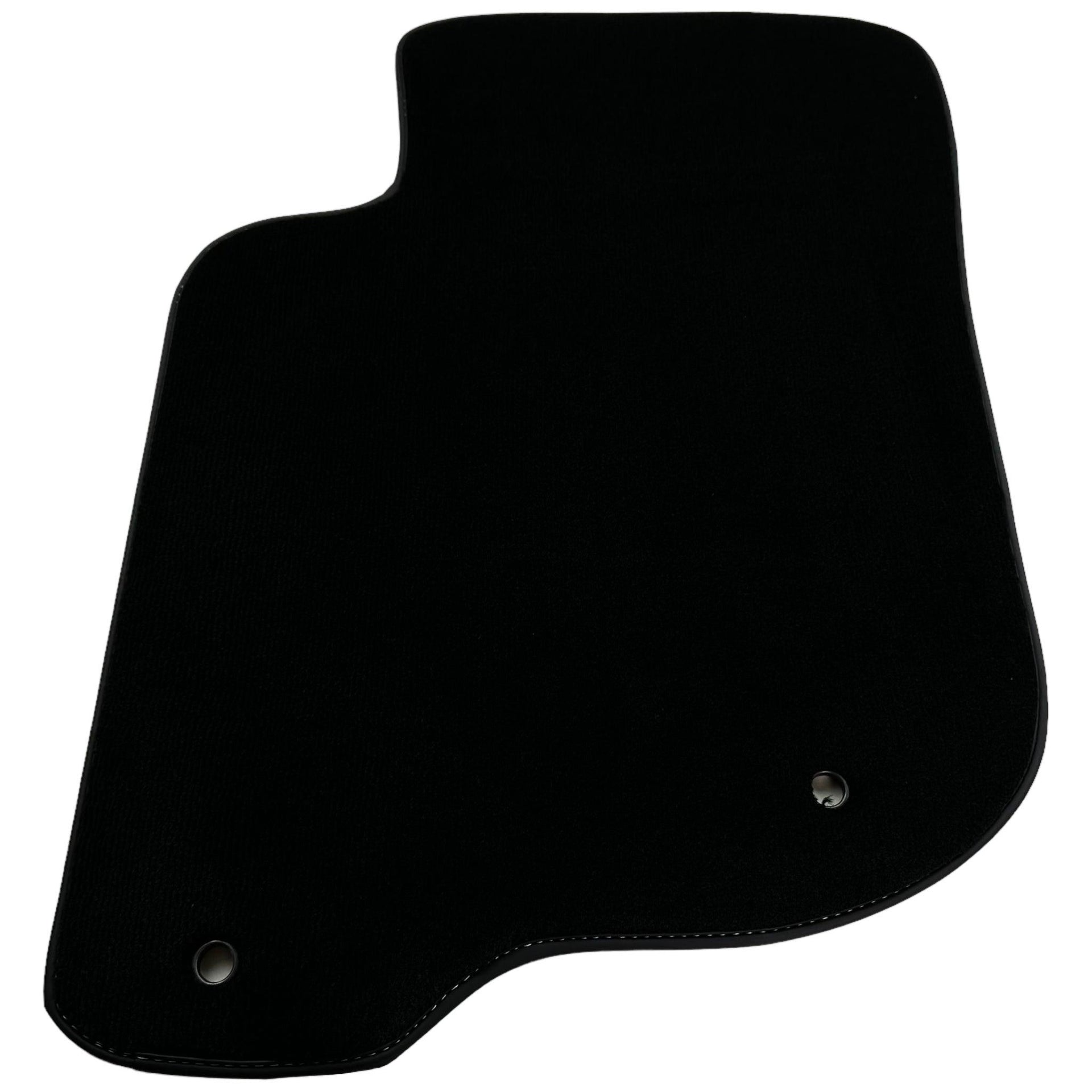 Black Floor Mats For Mitsubishi Pajero Sport (2009-2015) - AutoWin