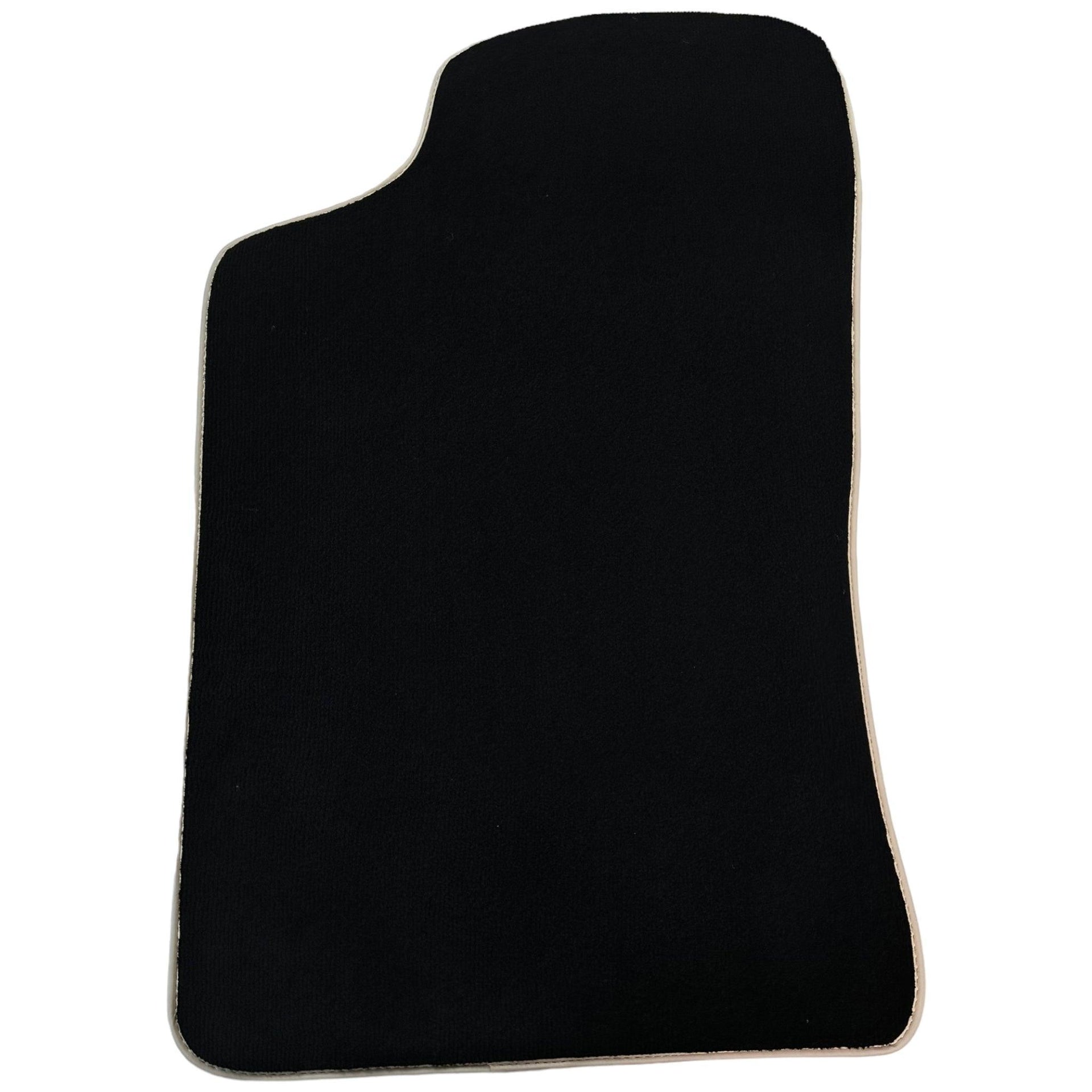 Black Floor Mats For Toyota Hilux (1998-2005) - AutoWin