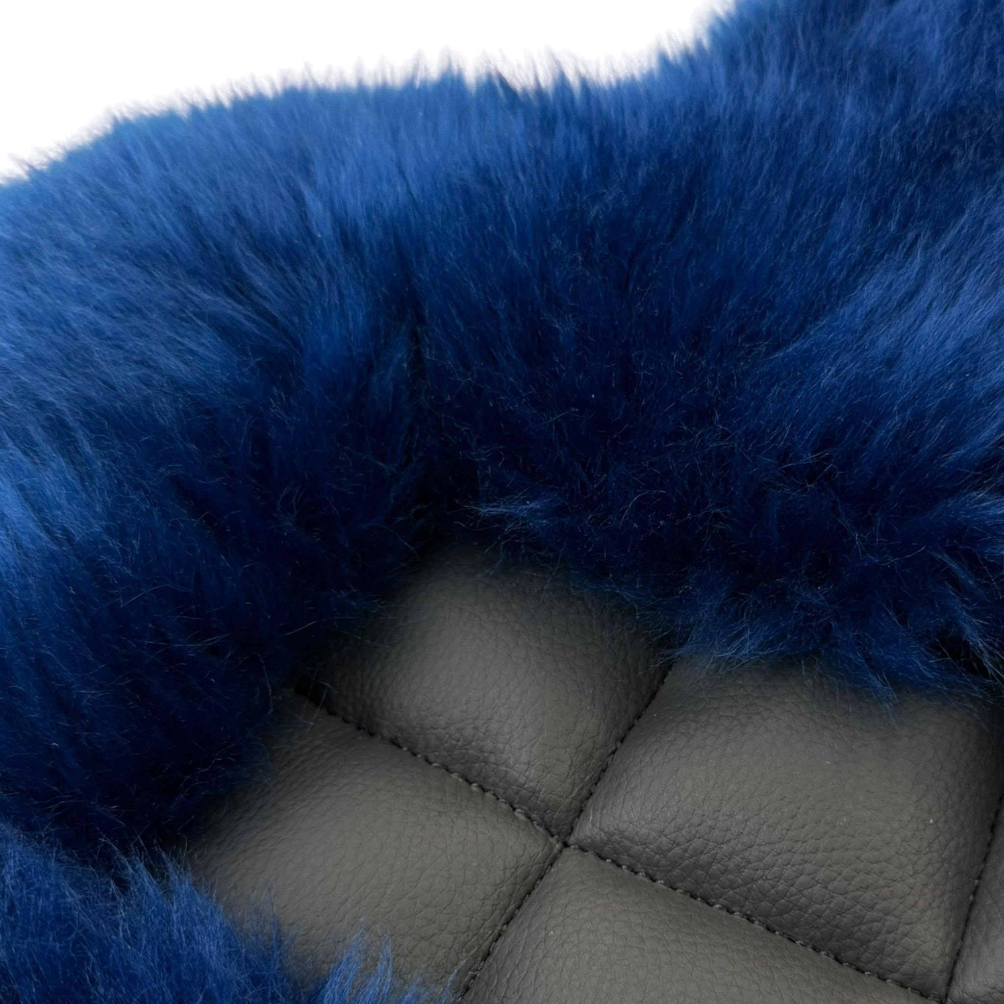 Navy Blue Sheepskin Floor Mats for Rolls Royce Cullinan RR31 (2018-2023) | ER56 Design - AutoWin