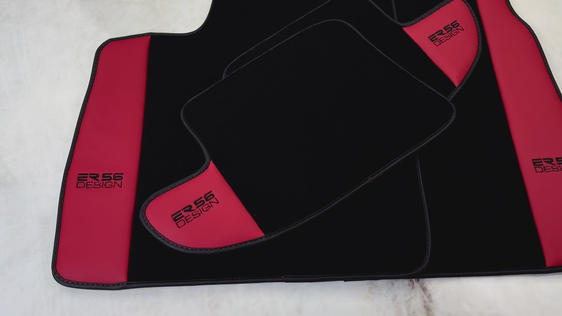 Tapis de voiture noirs pour Bentley Continental GT (2003–2011) avec cuir rouge | Design ER56 - AutoWin