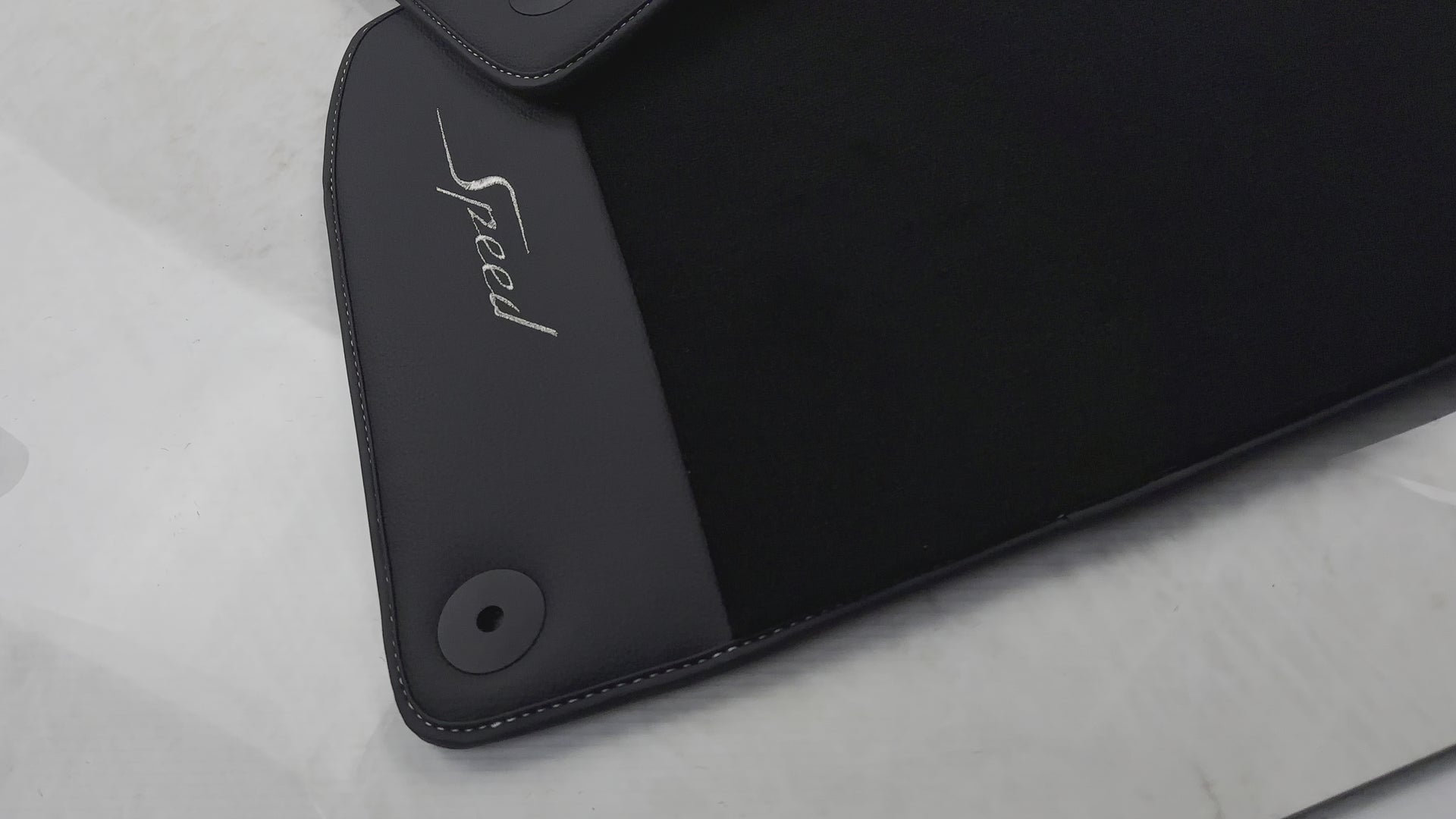 Schwarze Fußmatten für Bentley Bentayga (2015–2023) mit Leder - AutoWin