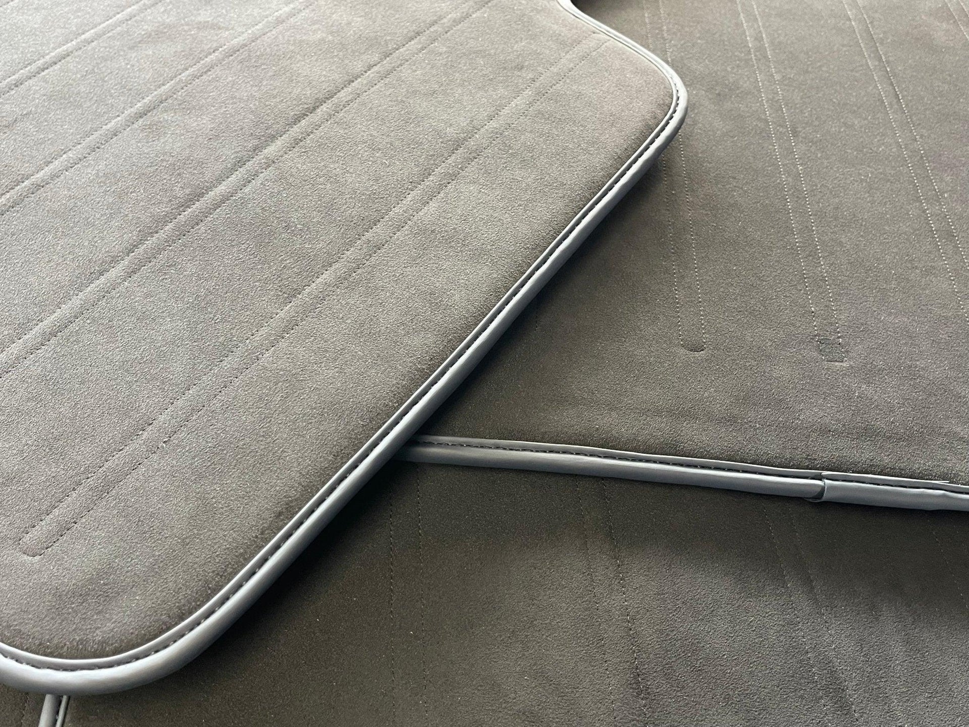 Alcantara Floor Mats For Rolls Royce Black Badge Cullinan - AutoWin