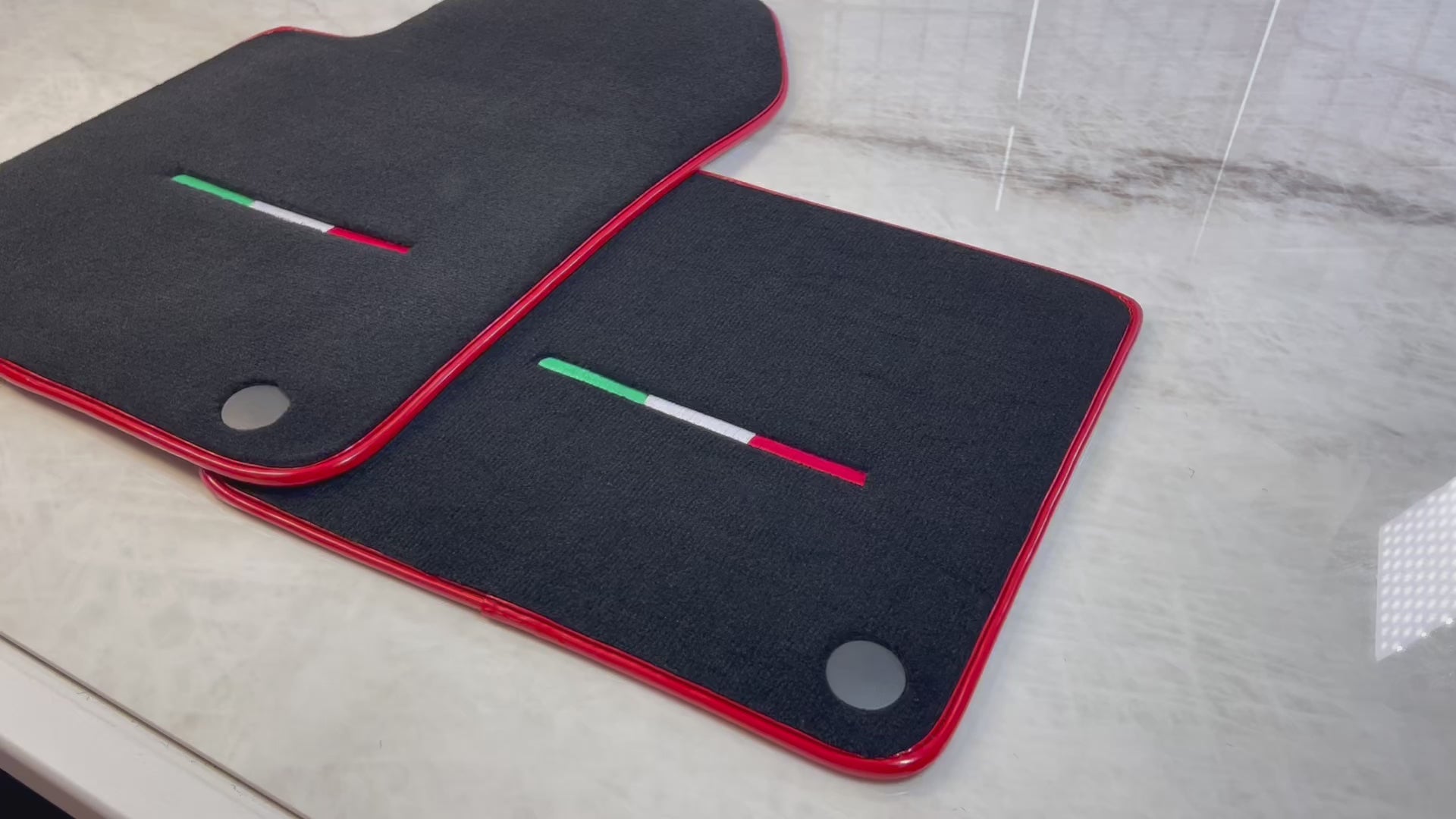 Alfombrillas negras para coche Ferrari 599 Coupe 2006-2012 con ribete rojo - AutoWin