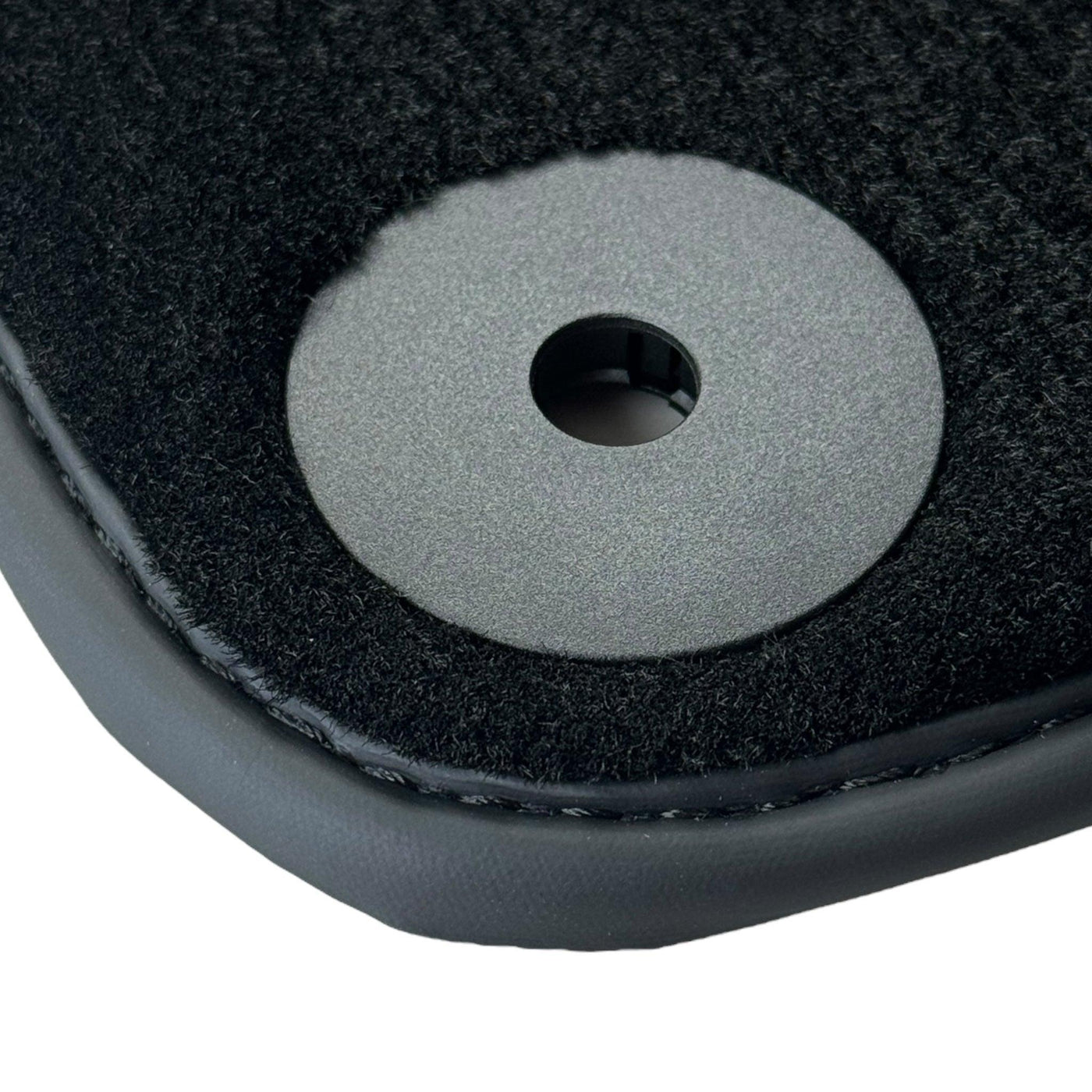 Black Floor Mats for Audi Q7 4L (2006-2015) - AutoWin