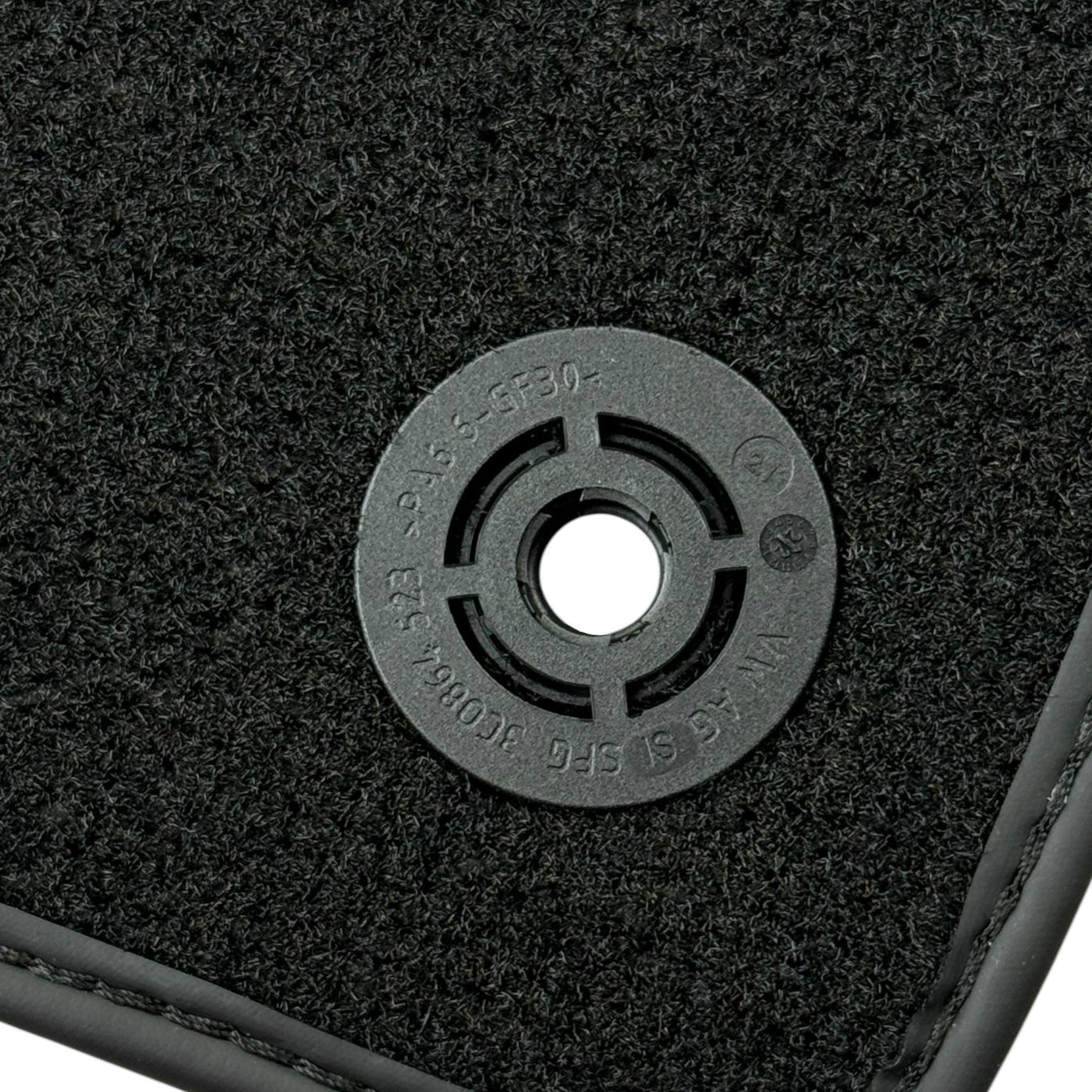 Black Floor Mats for Audi Q5 FY Hybrid (2017-2023) - AutoWin