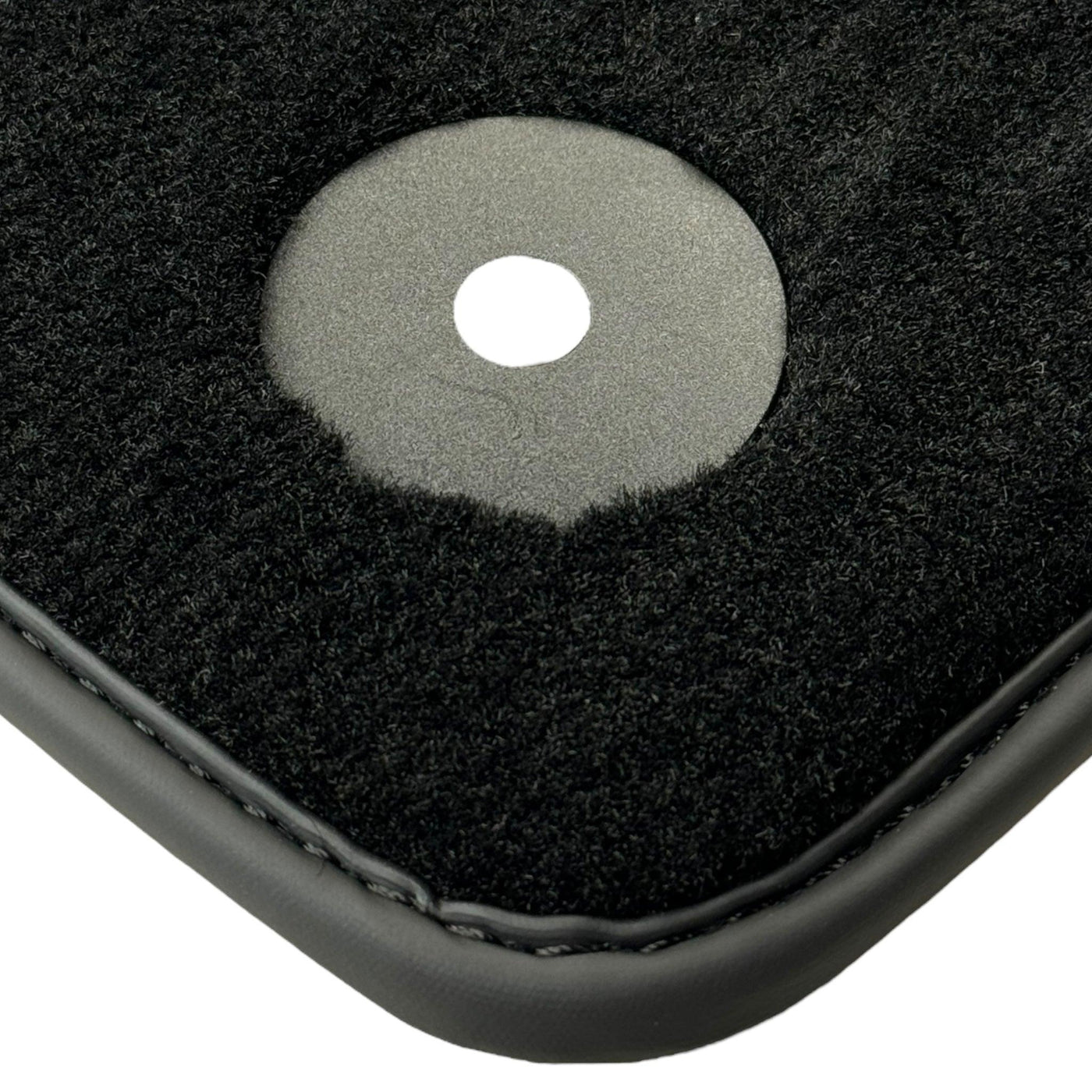 Black Floor Mats for Audi Q5 8R (2008-2017) - AutoWin