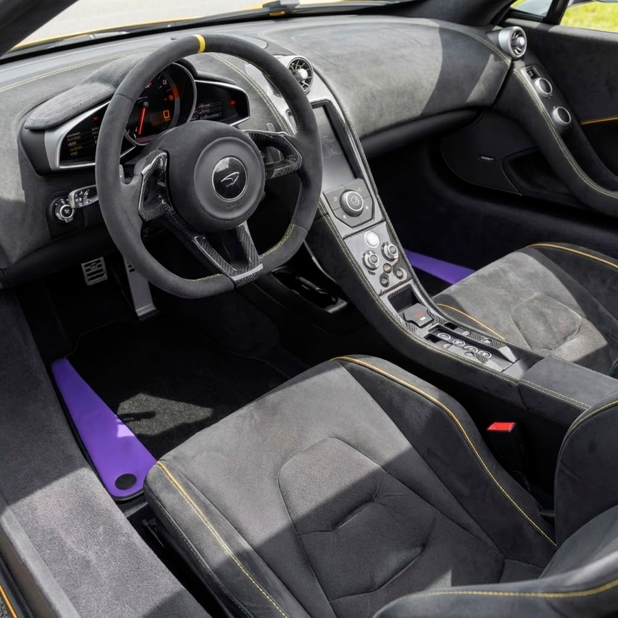 Tapis de voiture en cuir violet et noir pour McLaren 650S