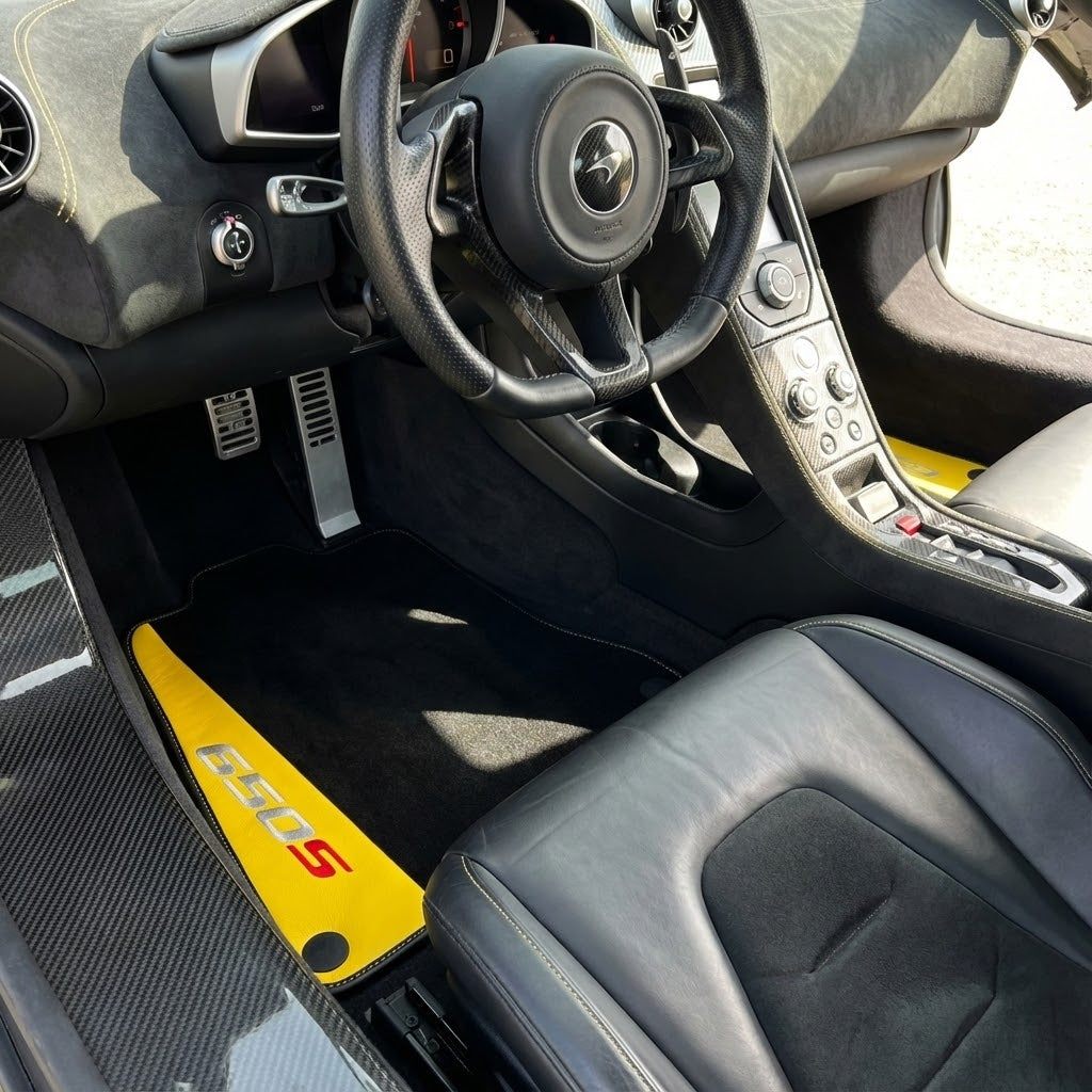 Alfombrillas negras para coches McLaren 650S adaptadas con cuero amarillo