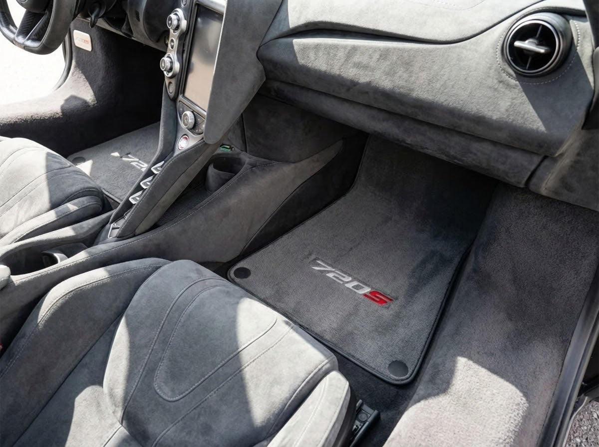 Tapis de voiture pour McLaren 720S - Ensemble de moquettes grises sur mesure AutoWin