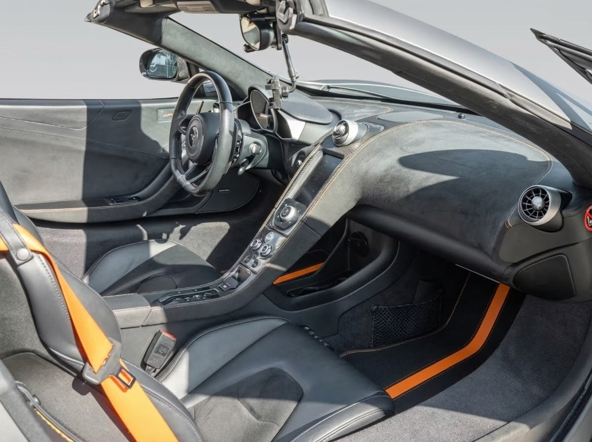 Beigefarbene Fußmatten für McLaren 650S, maßgeschneidert - AutoWin.EU