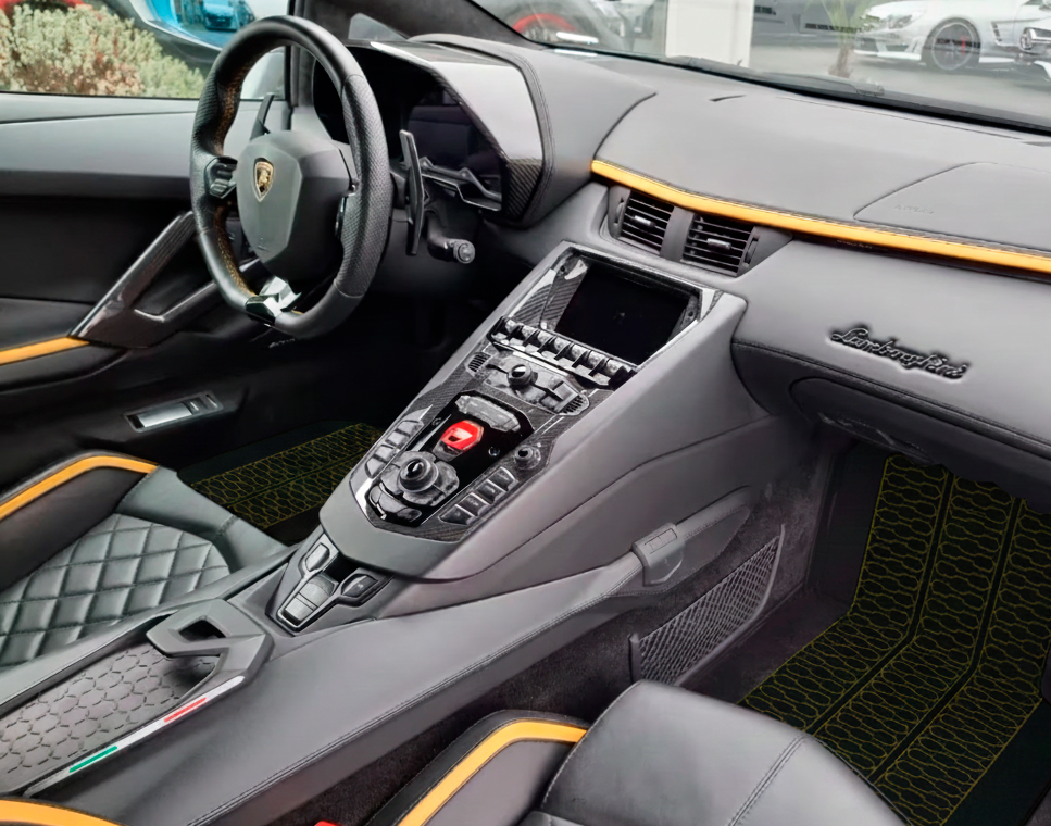 Customizable Leather Floor Mats with ER56 Pattern for Lamborghini Huracan Performante (2017-2019)