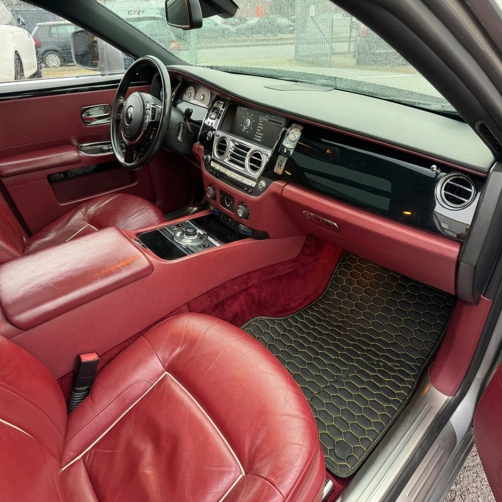 Tappetini per auto in pelle personalizzabili con motivo quadrato per Rolls Royce Ghost Series II (2021–2024) - AutoWin