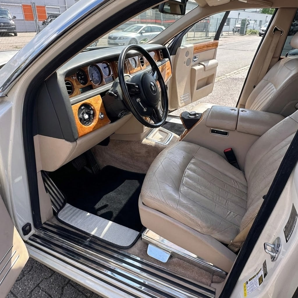 Schwarze Fußmatten für Rolls Royce Black Badge Phantom Orange Alcantara - AutoWin