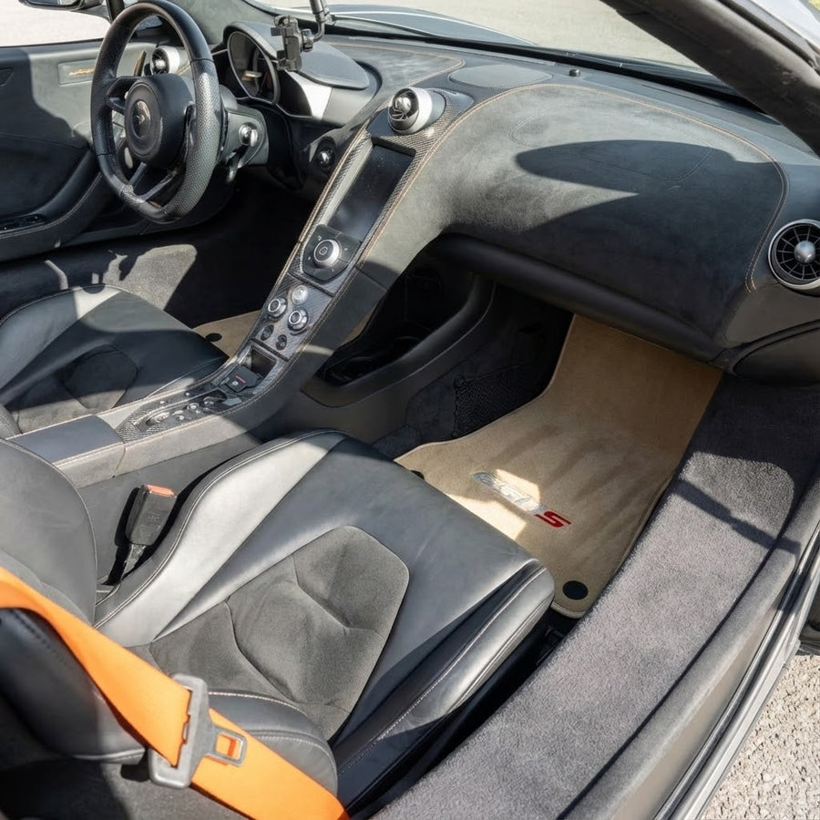 Beigefarbene Fußmatten für McLaren 650S, maßgeschneidert