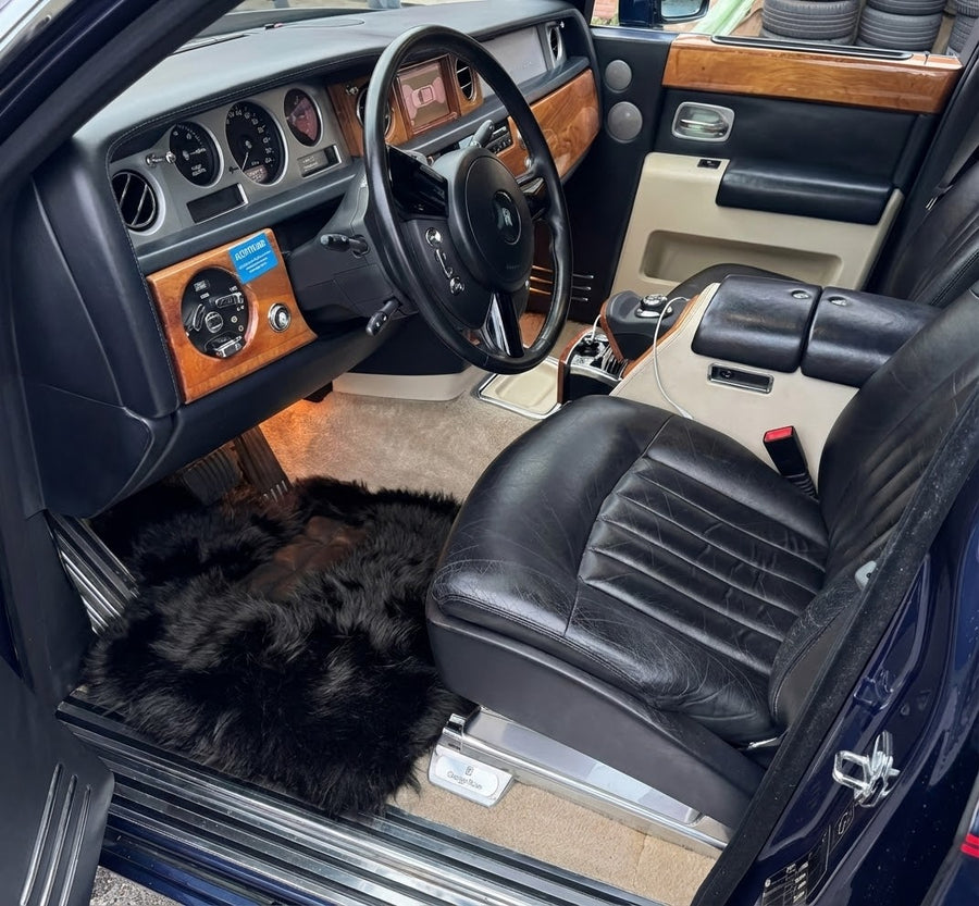 Schafsfell Autofußmatten für Rolls Royce Phantom VIII (2017-2024) ER56 Design Marke