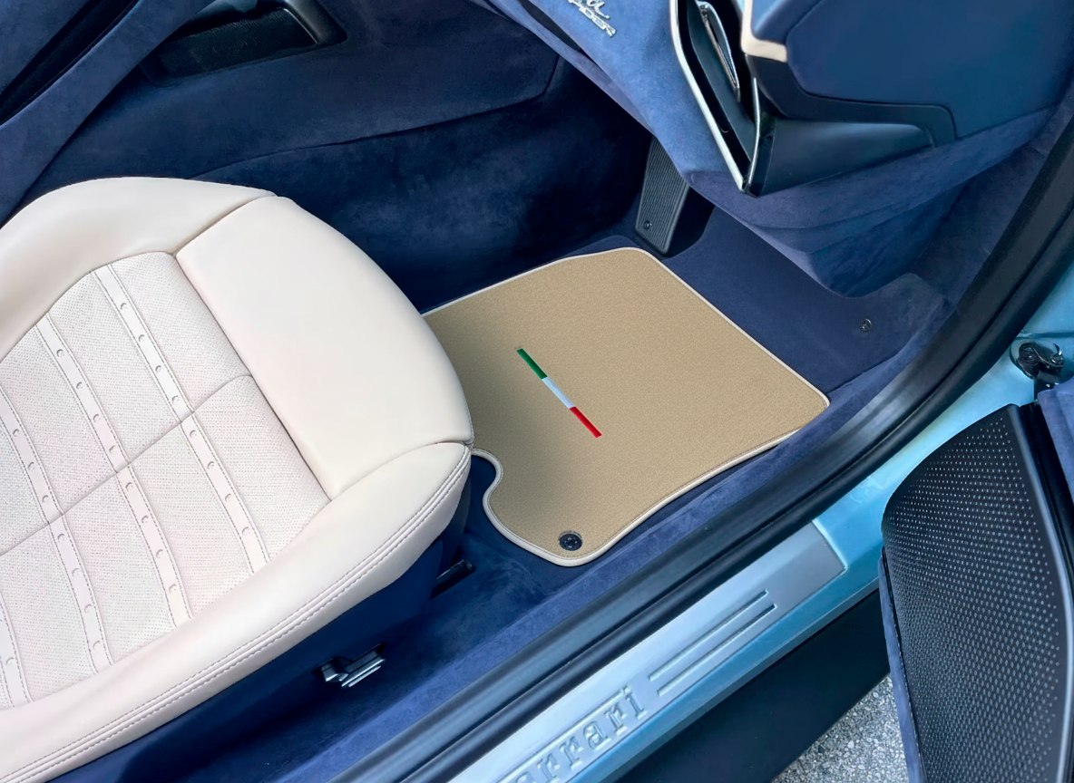 Tappeti per auto beige per Ferrari Roma (2021-2024) Edizione Italiana