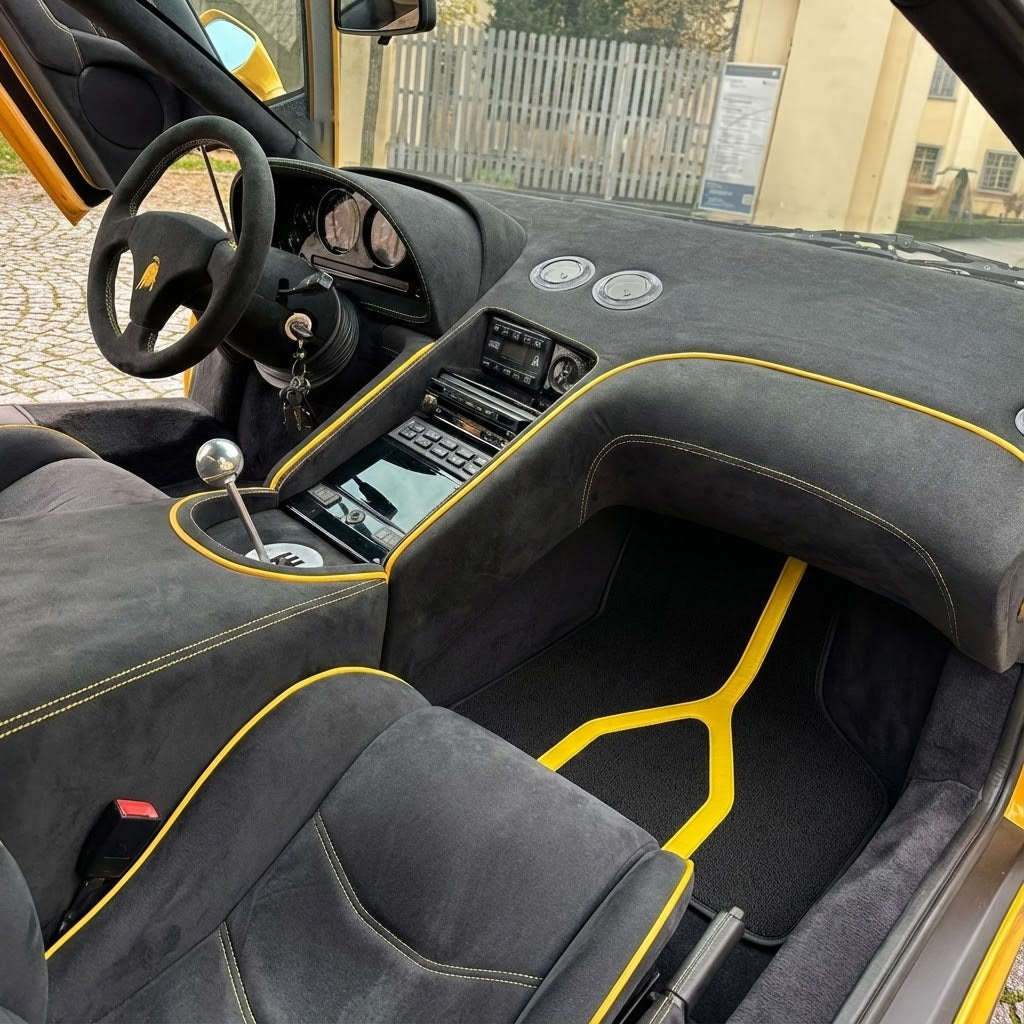 Mats de coche grises personalizables Lamborghini Diablo 1990-2001 en cuero Alcantara - AutoWin.EU