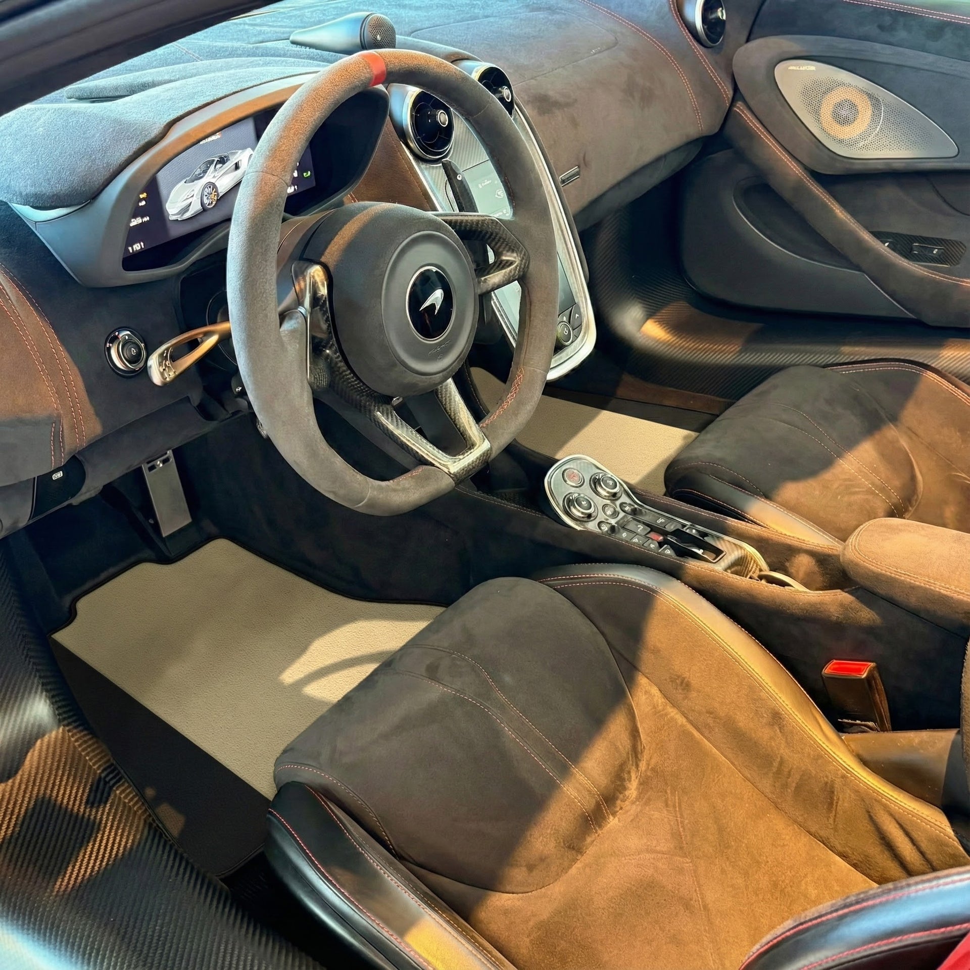 Customizable Floor Mats From Carpet With Leather for McLaren 600LT (2018-2020) - AutoWin