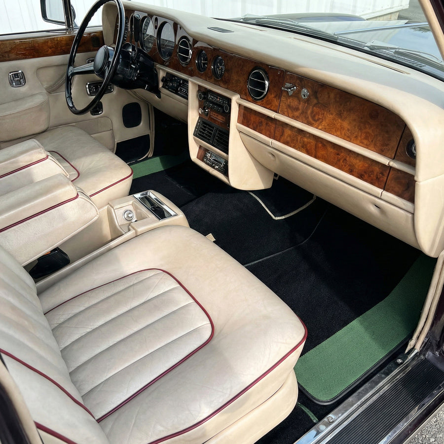 Schwarze Fußmatten für Rolls Royce Shadow (1965-1977) mit grünem Lederrand