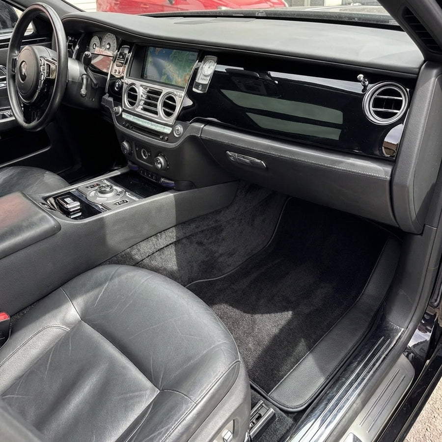 Tappetini per auto neri su misura per Rolls Royce Ghost Series II (2021-2024) con pelle nera