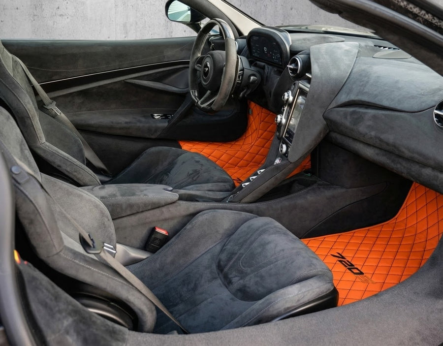 Tappetini in pelle arancione per McLaren 720S