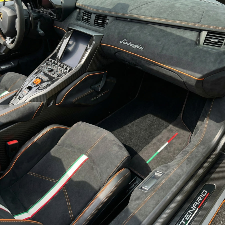 Tappetini per auto neri personalizzabili per Lamborghini Centenario (2016-2017) con pelle Alcantara
