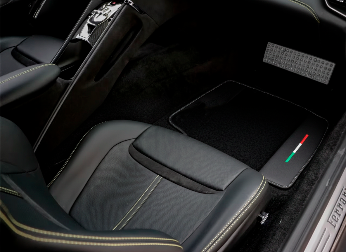 Tappetini per auto neri per Ferrari Roma (2021-2024) in pelle