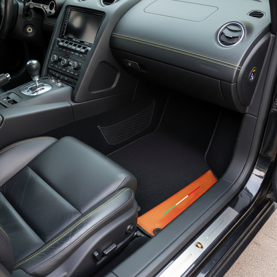 Tappetini per auto neri su misura per Lamborghini Gallardo con pelle Alcantara arancione