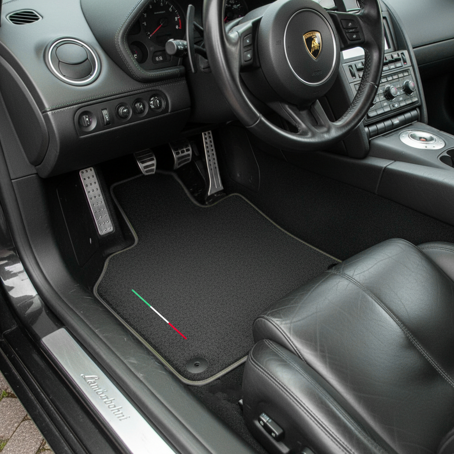 Maßgefertigte Fußmatten für Lamborghini Gallardo Superleggera mit italienischer Flagge