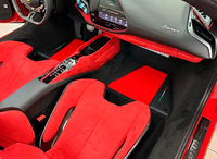 Alfombrillas rojas para Ferrari SF90 Stradale (2019-2024) de fibra de carbono