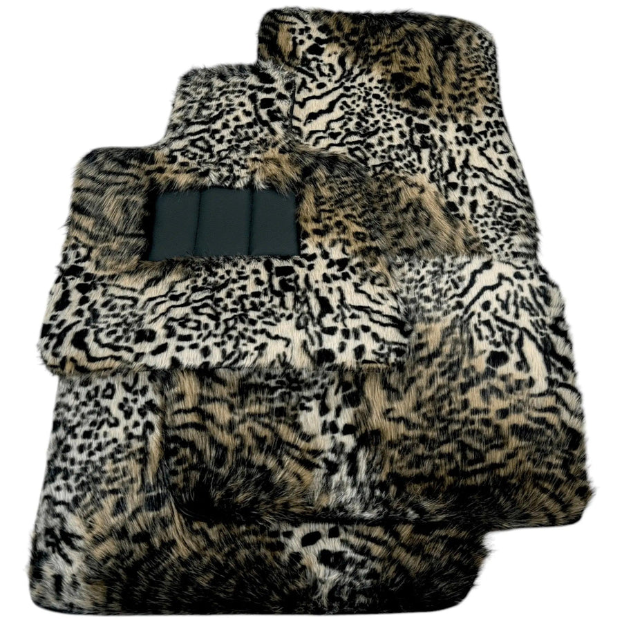 Various Colors of Sheepskin Floor Mats Tailored for the Alfa Romeo Giulia (1962-1978) - AutoWin