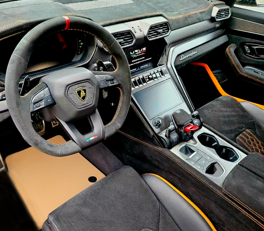 Alfombrillas de coche beige personalizables para Lamborghini Urus con cuero Alcantara