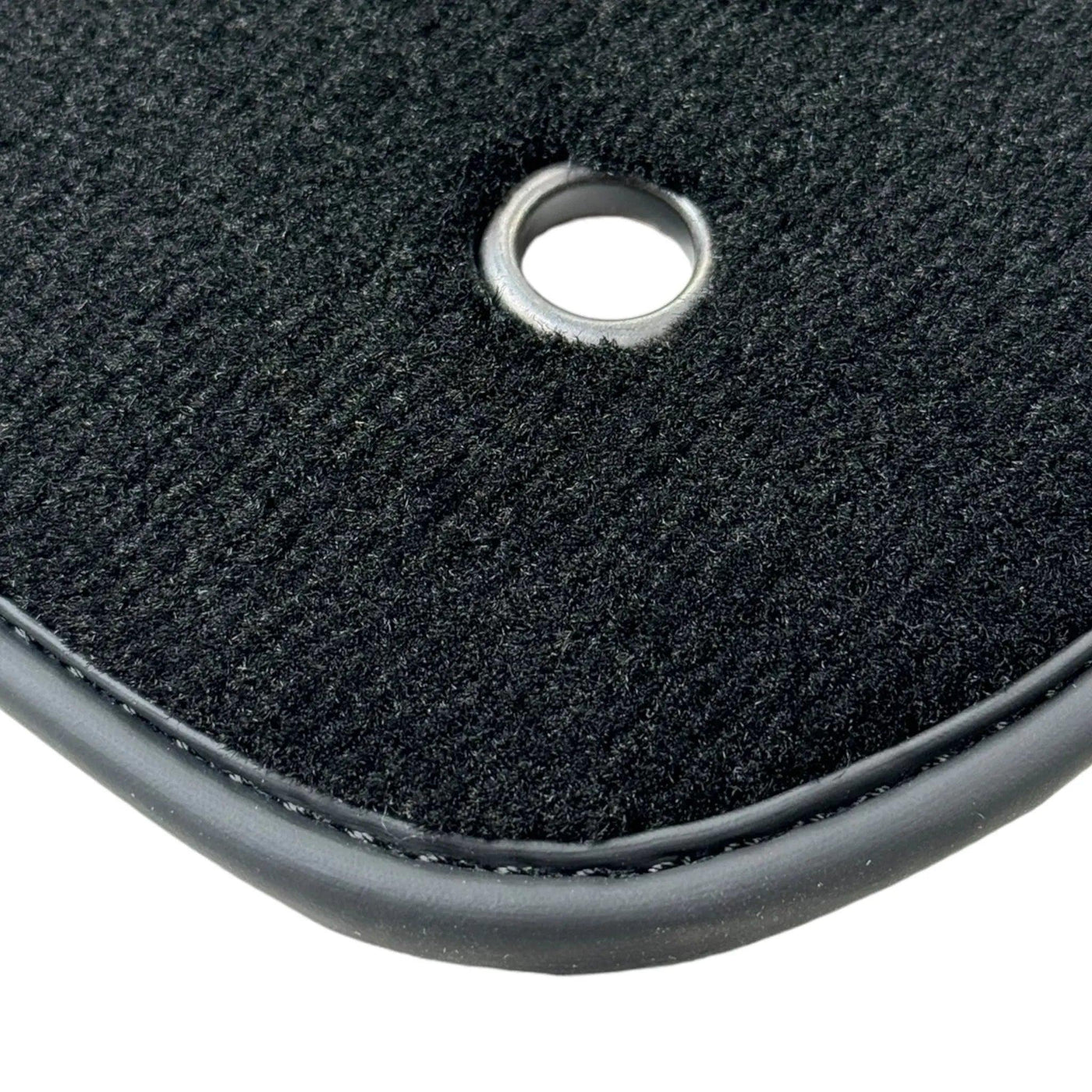 Black Floor Mats for Jeep Grand Cherokee WK2 (2011-2023) Single Fixation - AutoWin