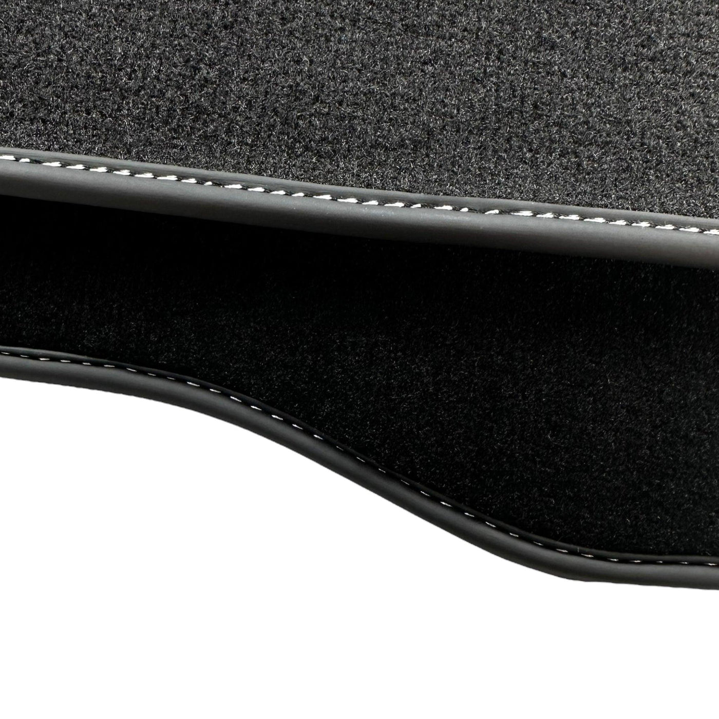 Black Floor Mats For Mitsubishi Pajero 1999-2005 - AutoWin