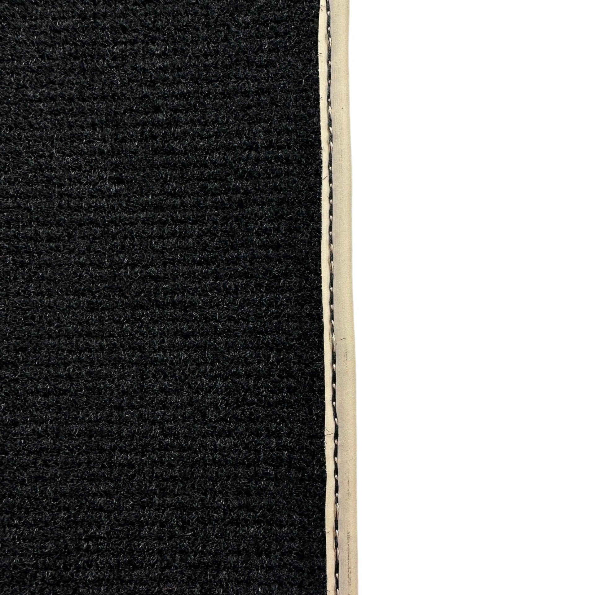 Black Floor Mats For Mitsubishi Pajero Sport (1996-2006) ER56 Design - AutoWin