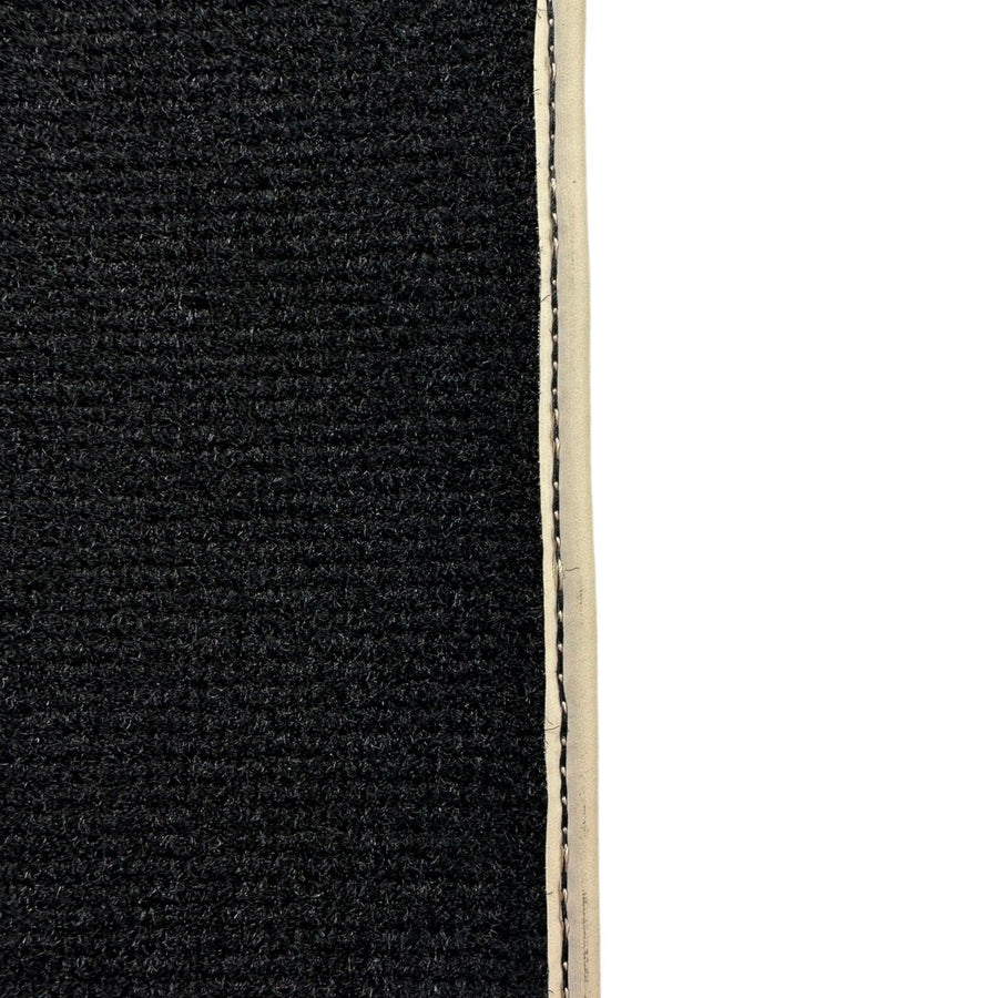 Black Floor Mats For Mitsubishi Pajero Sport (1996-2006) ER56 Design - AutoWin