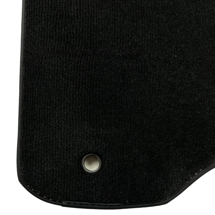 Black Floor Mats For Mitsubishi Pajero Sport (2009-2015) - AutoWin