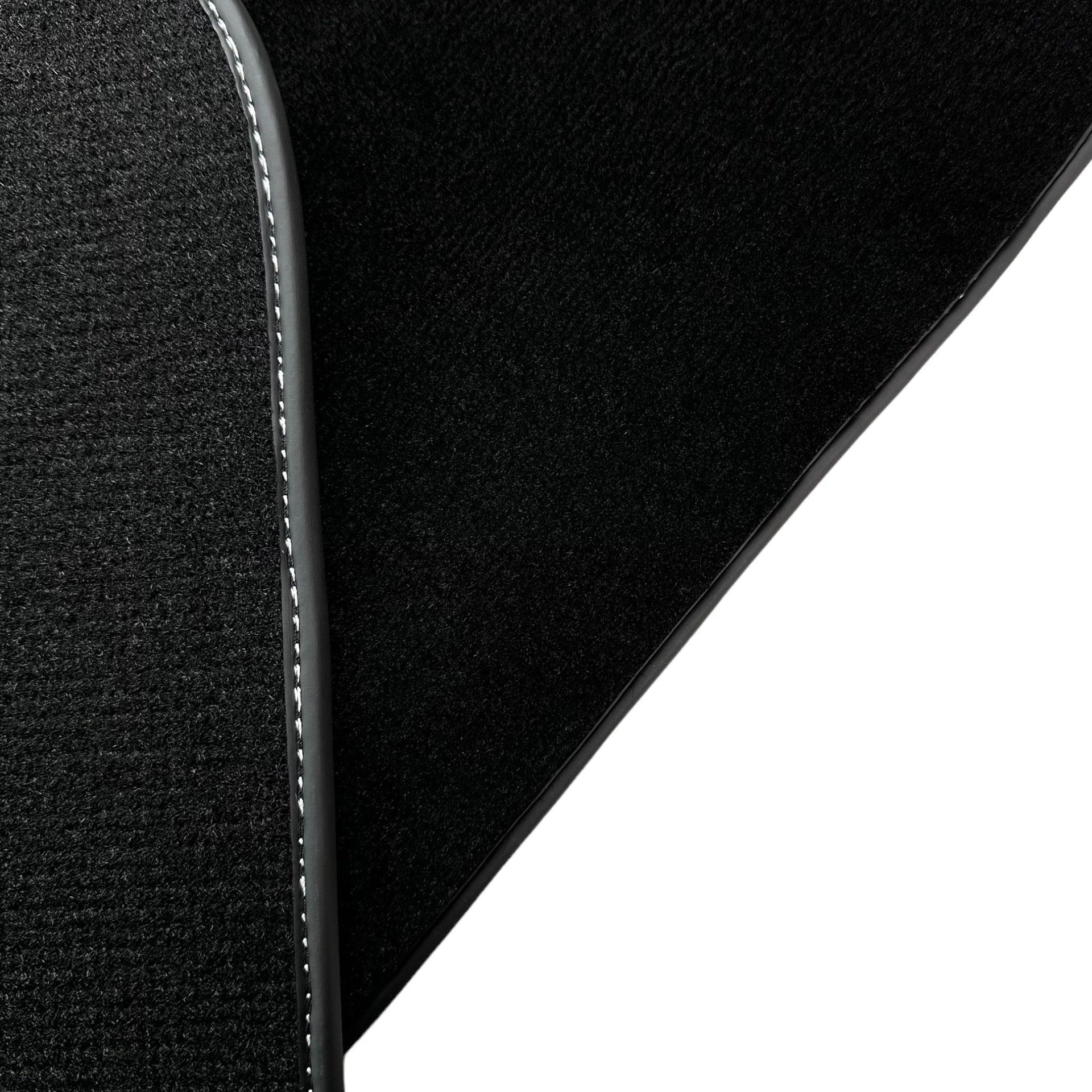 Black Floor Mats For Mitsubishi Pajero Sport (2009-2015) - AutoWin