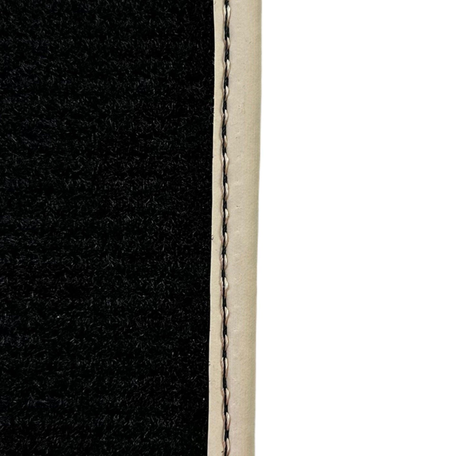 Black Floor Mats For Mitsubishi Pajero V80 (2006-2011) ER56 Design - AutoWin