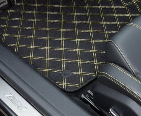 Individuell gestaltbare Fußmatten aus Teppich mit Ledermuster A56 für Lamborghini Temerario (2025-2026) - AutoWin