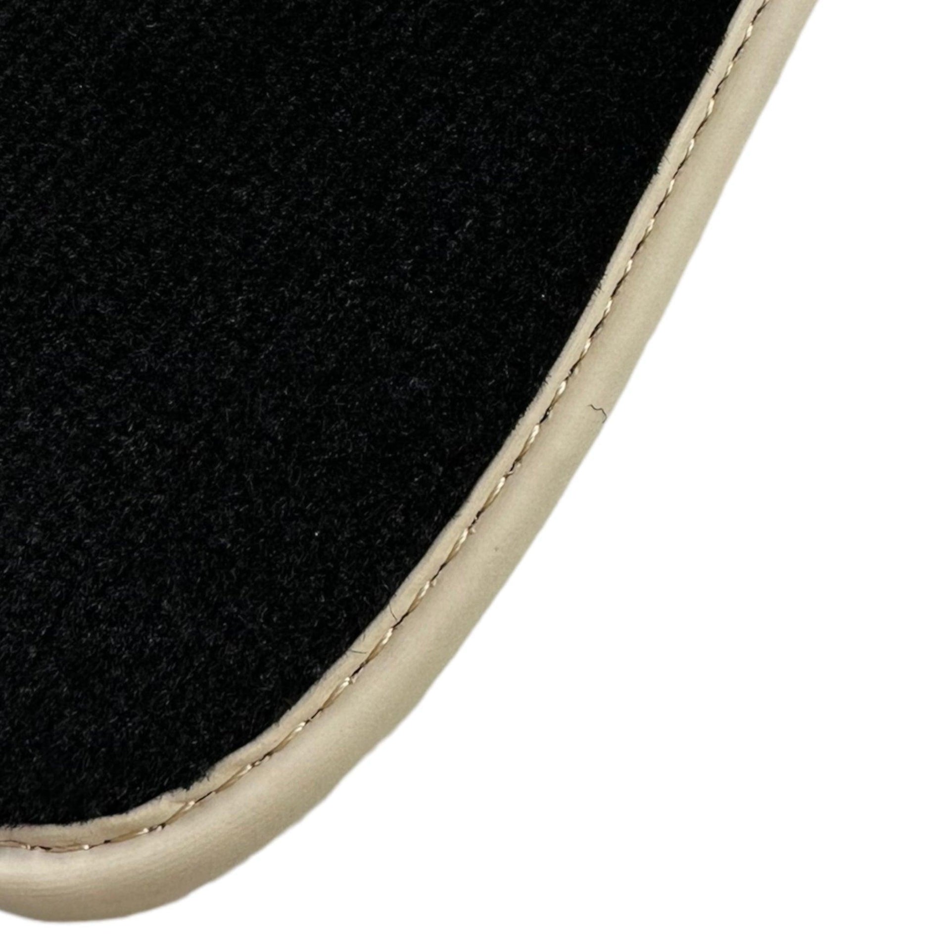 Black Floor Mats For Toyota Hilux (1998-2005) - AutoWin