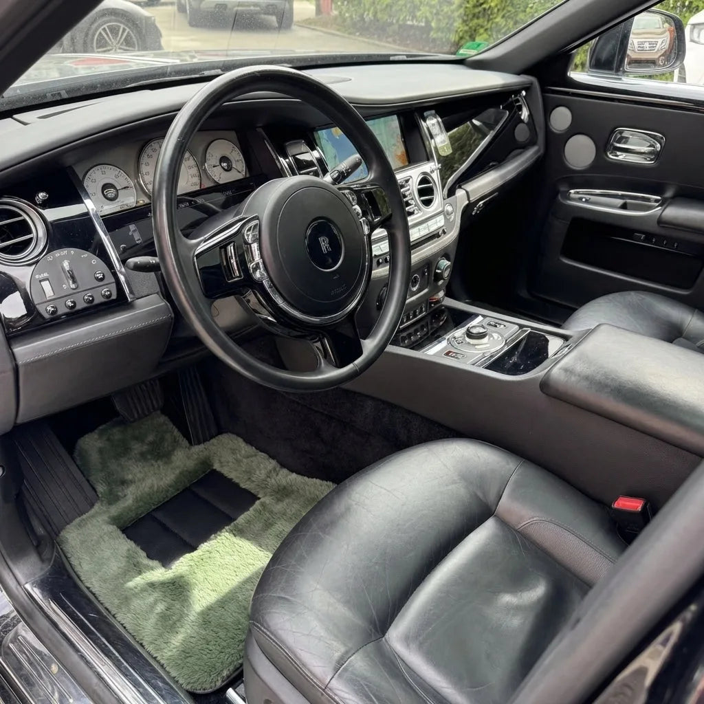 Interior look of floor mats for Rolls-Royce Ghost Series I (2010–2020)