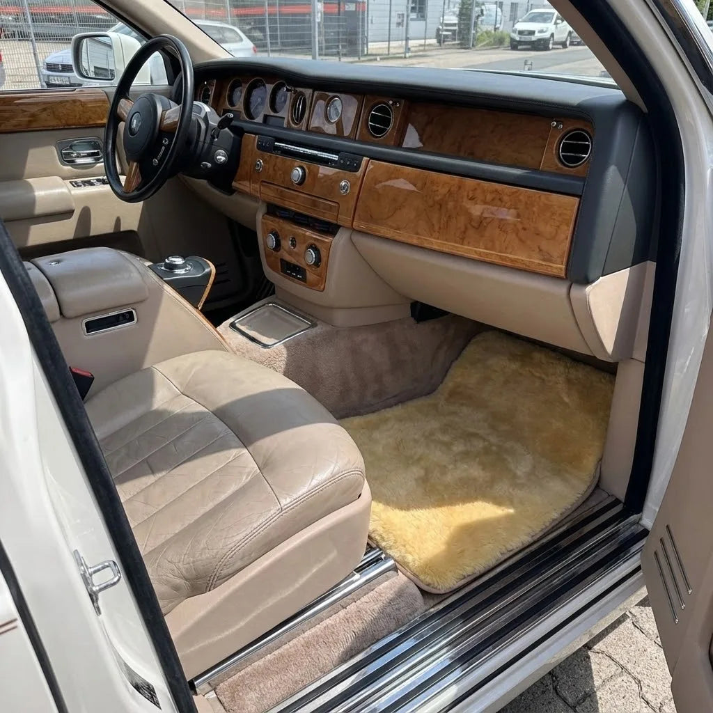 Interior look of floor mats for Rolls Royce Phantom VIII (2017-2024) | Relugan