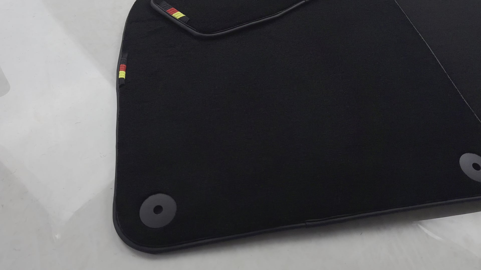 Alfombrillas negras para coches Porsche 911 - 992 (2019-2024) con bandera alemana - AutoWin