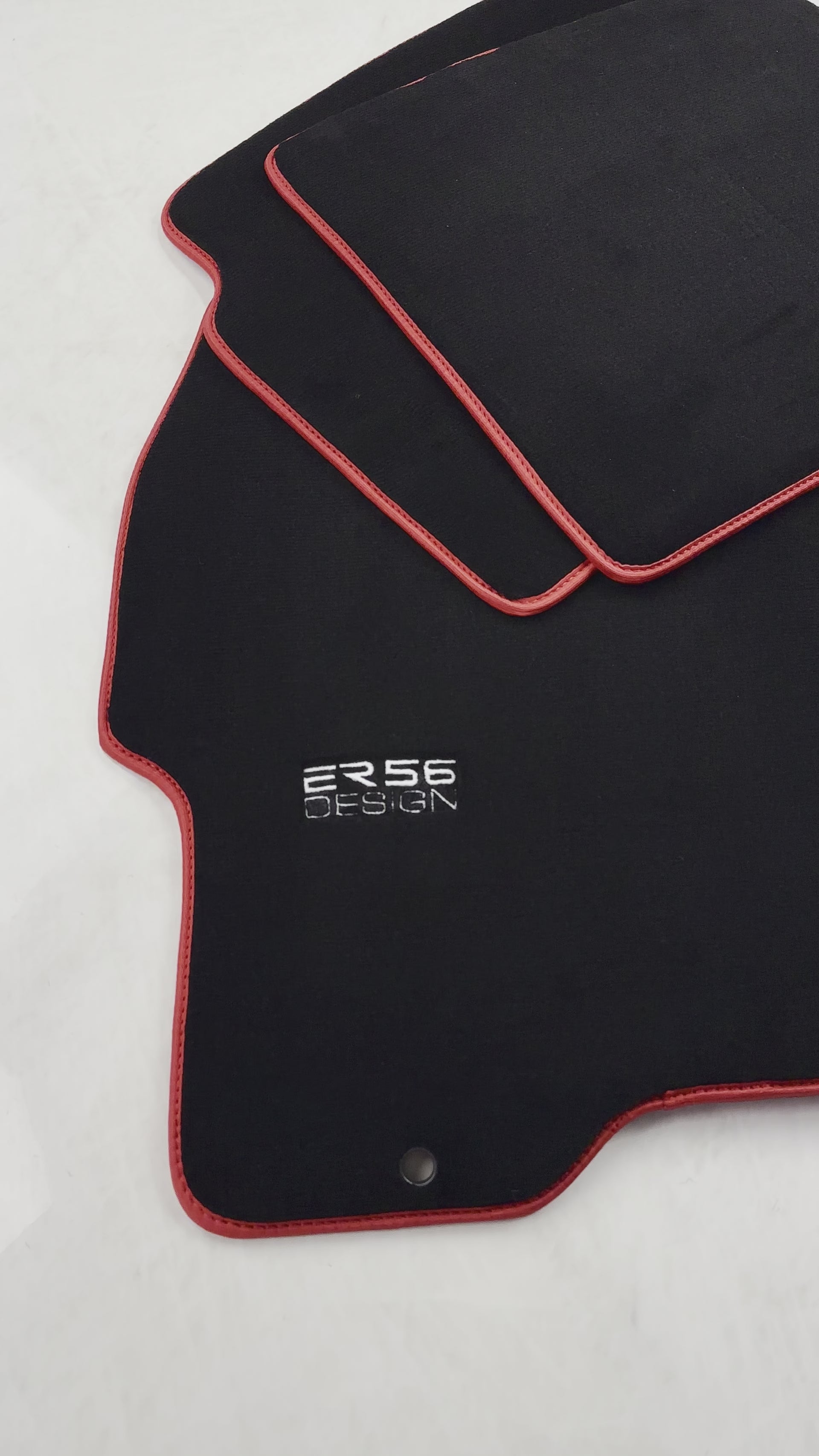Tapis de voiture noirs pour Honda Civic VI (1995-2000) Design ER56 avec bord rouge - ER56 Design